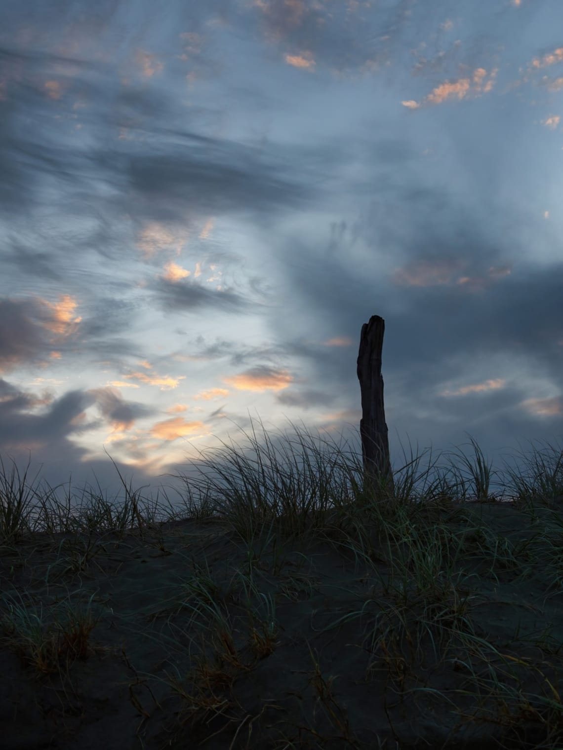 Dunes and post