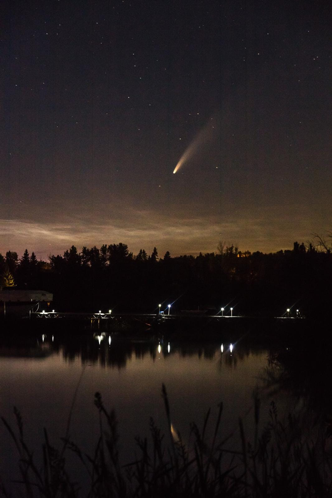 Reflecting Comet