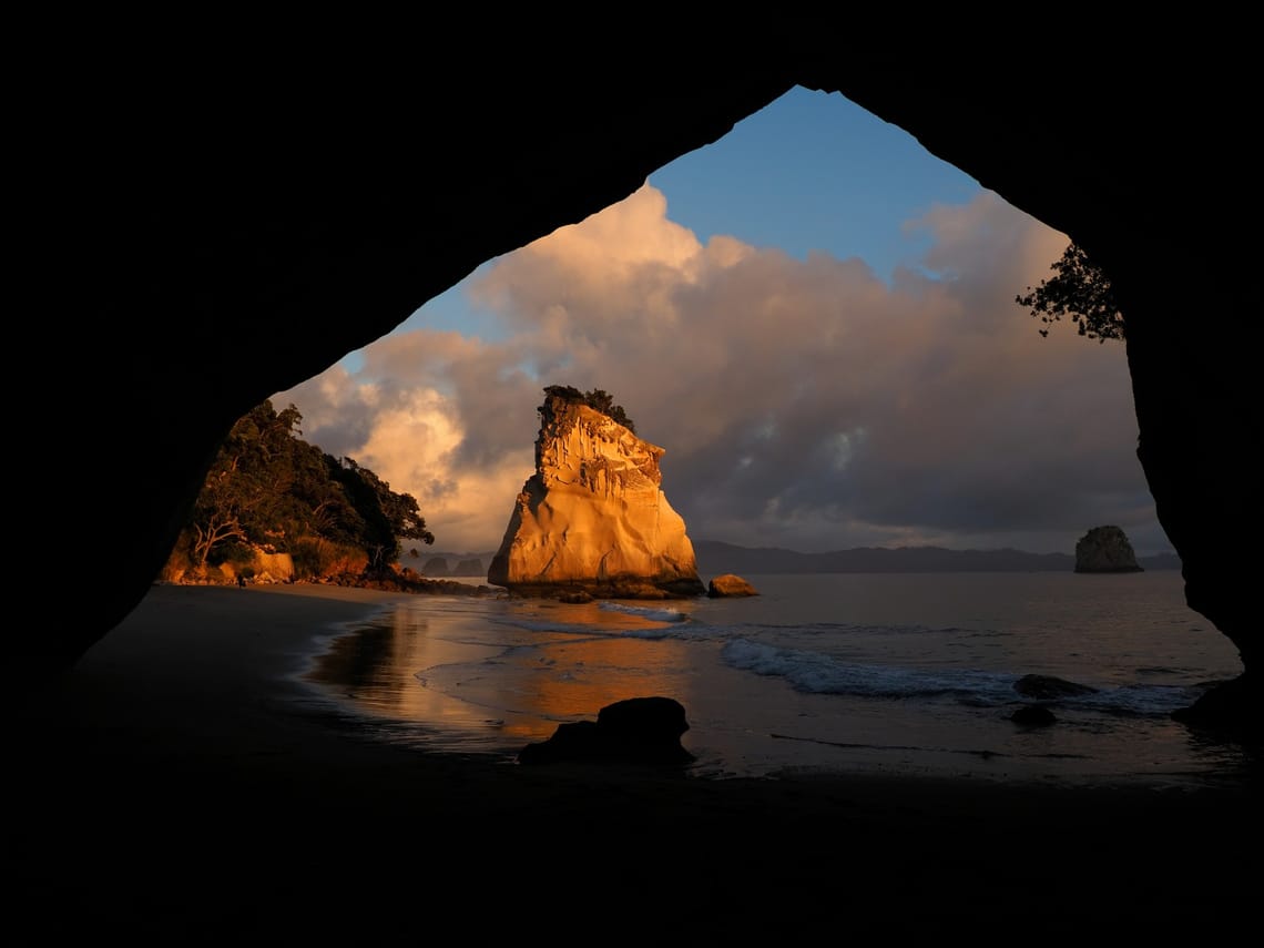 Cathedral Cove and Sail Rock (Te Hoho)