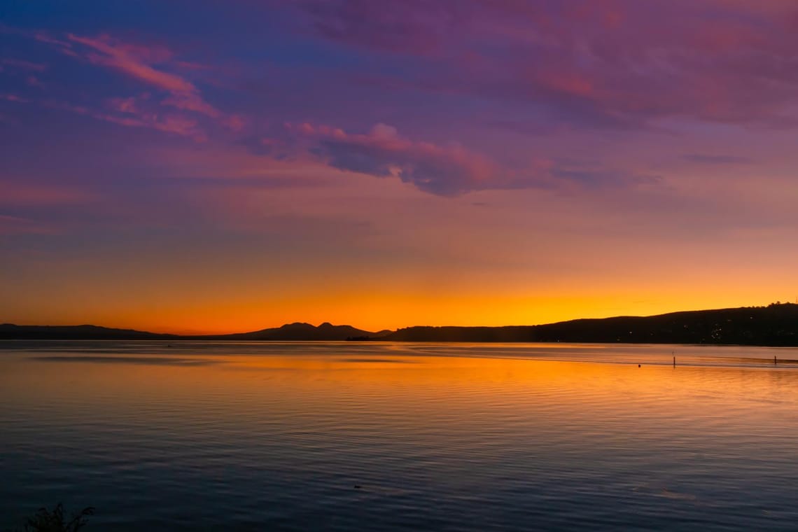 Central Plateau volcanos after sunset from Taupo