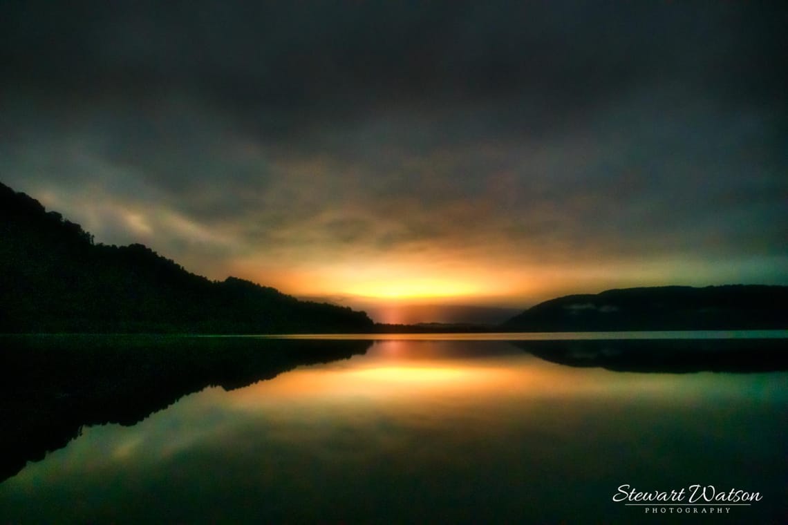 Lake Mapourika light show