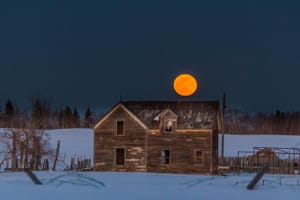 Fullmoon over Old House