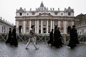 Early morning in St.Peter's square