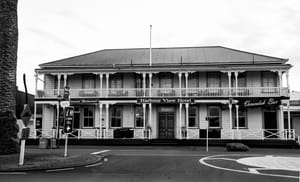 Raglan Historic Harbour View Hotel